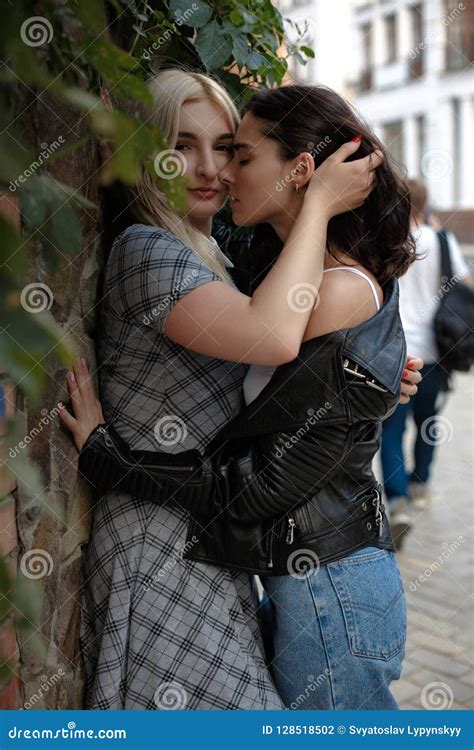 lesbian porn kissing|lesbian